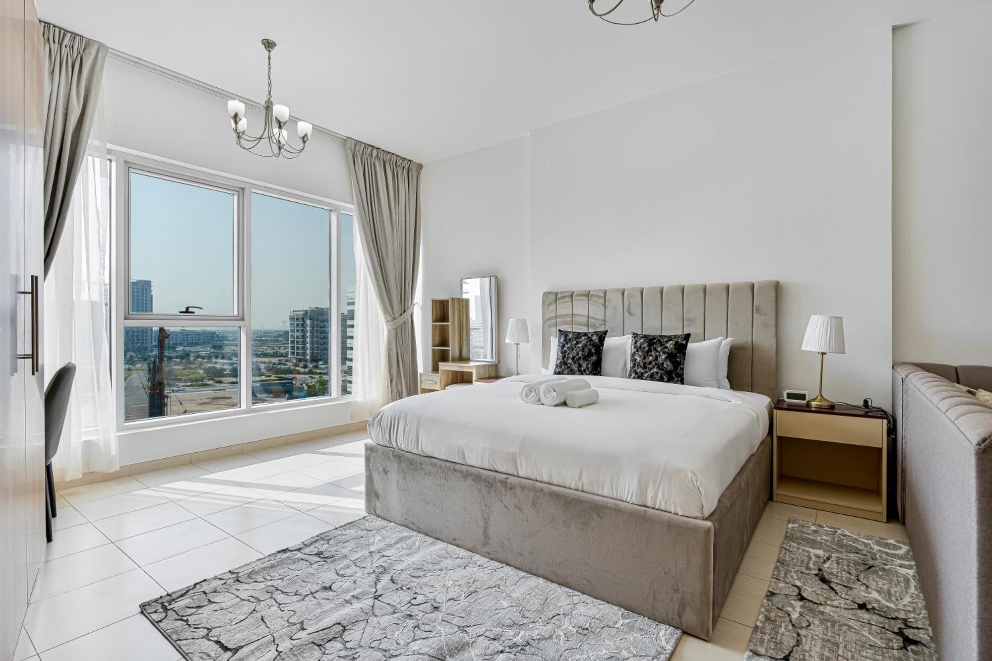Sky High Serenity Modern With Gym Access Apartment *