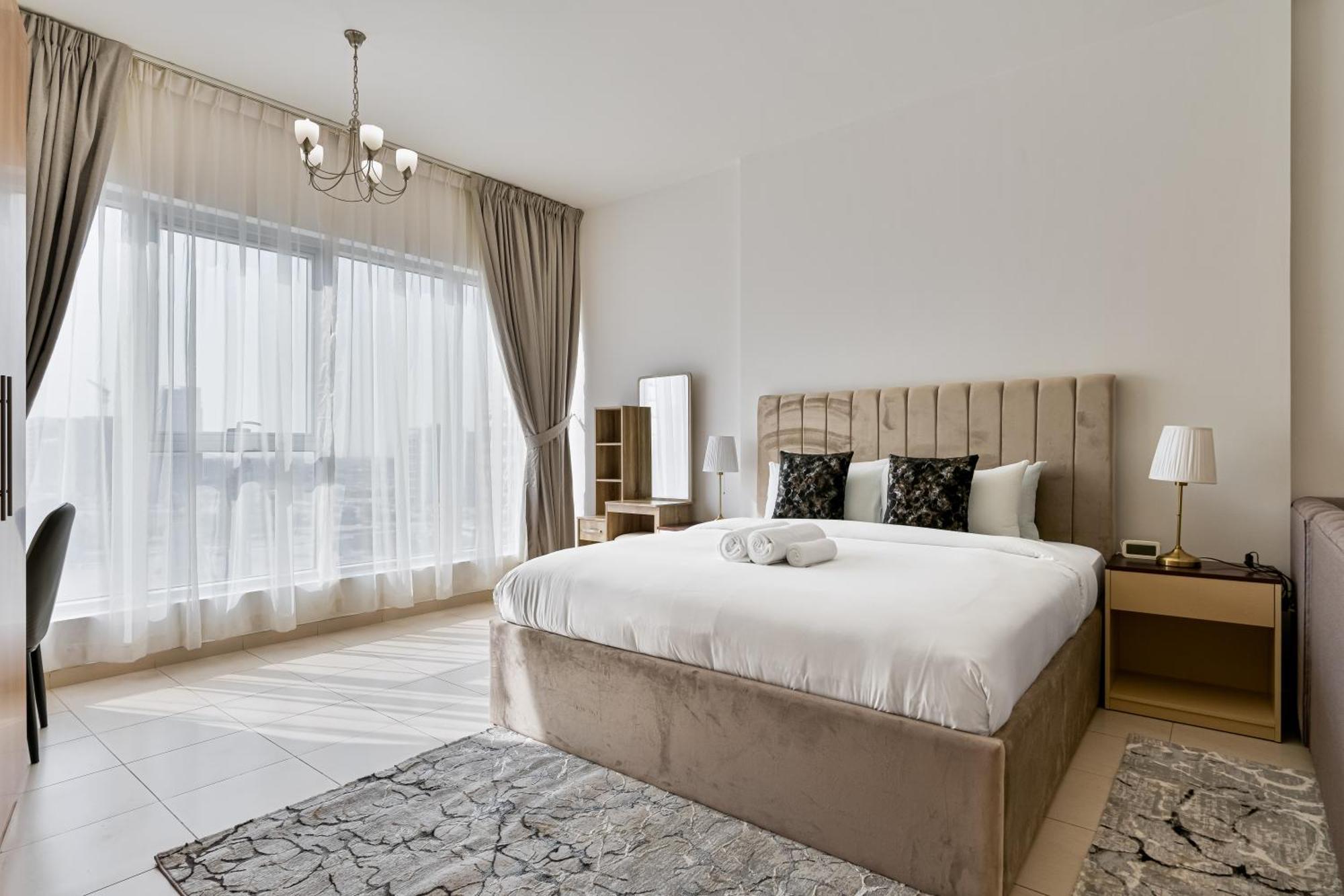 Sky High Serenity Modern With Gym Access Apartment