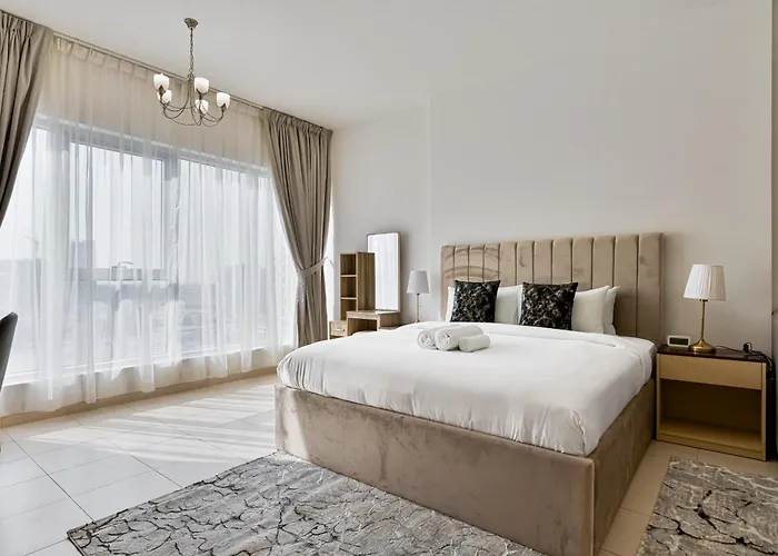 Sky High Serenity Modern Studio With Gym Access